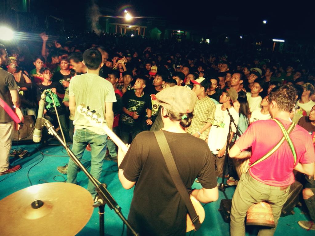 Jamming bareng Bontang Reggae &amp; Not Kacang.( samarinda Reggae ).event Wadah Badapat Scooter ke 19 Kaltim - kaltara.