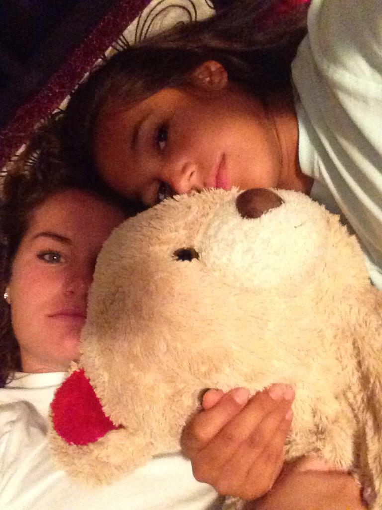 lexmb_'s tweet image. We in dis bed, finna go to sheellp, teddy fluffy as can be. Gnight😂 #ButImNotARapper