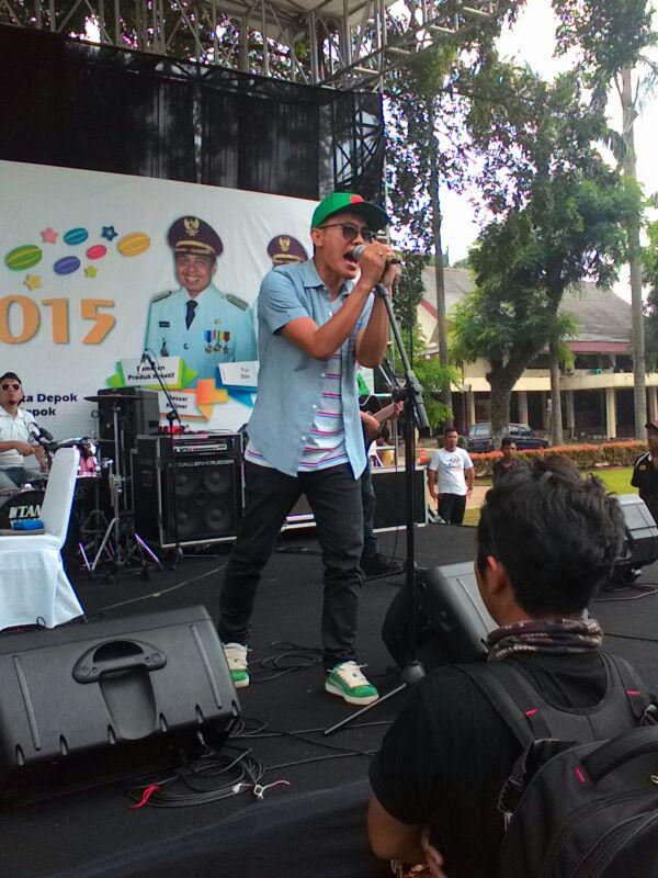 Kang <a href="/ebithEBITH/">#RAPyat</a>  di Festival Industri Kreatif 2015 <a href="/pemkotdepok/">PEMERINTAH KOTA DEPOK | #AyoPakaiMasker</a> <a href="/Indag_Depok/">Disperindag Depok</a>