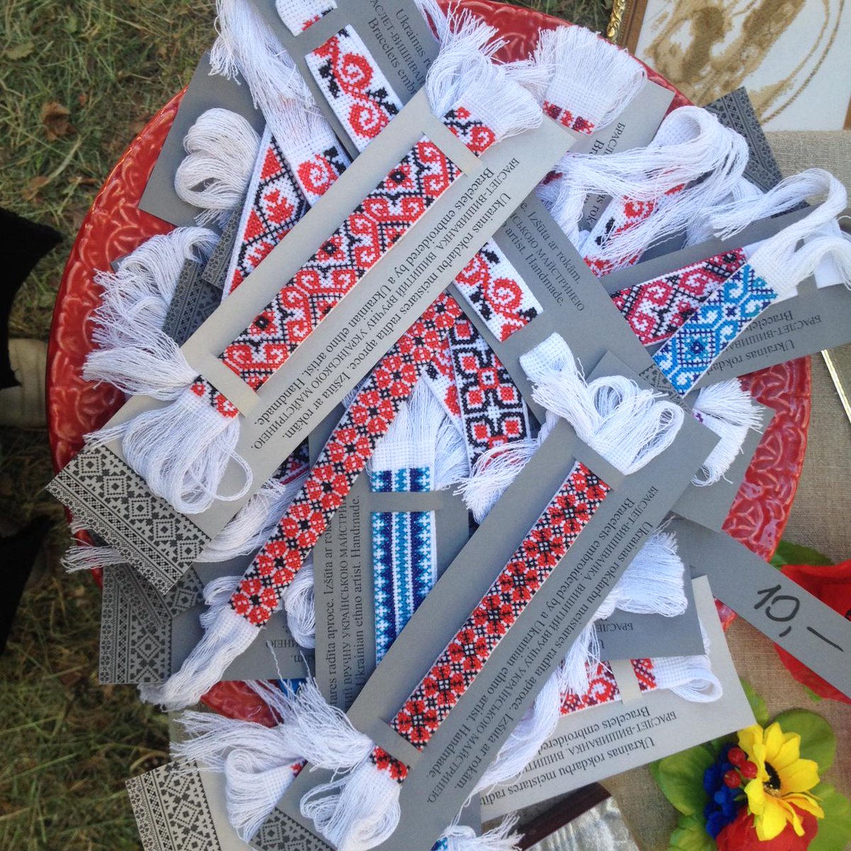 gunta_k's tweet image. Pirmoreiz kopā ar mūsu latviskajām grāmatām Ukrainas etnogrāfisko rakstu darbi.Paldies par interesi! #brivdabasmuzejs