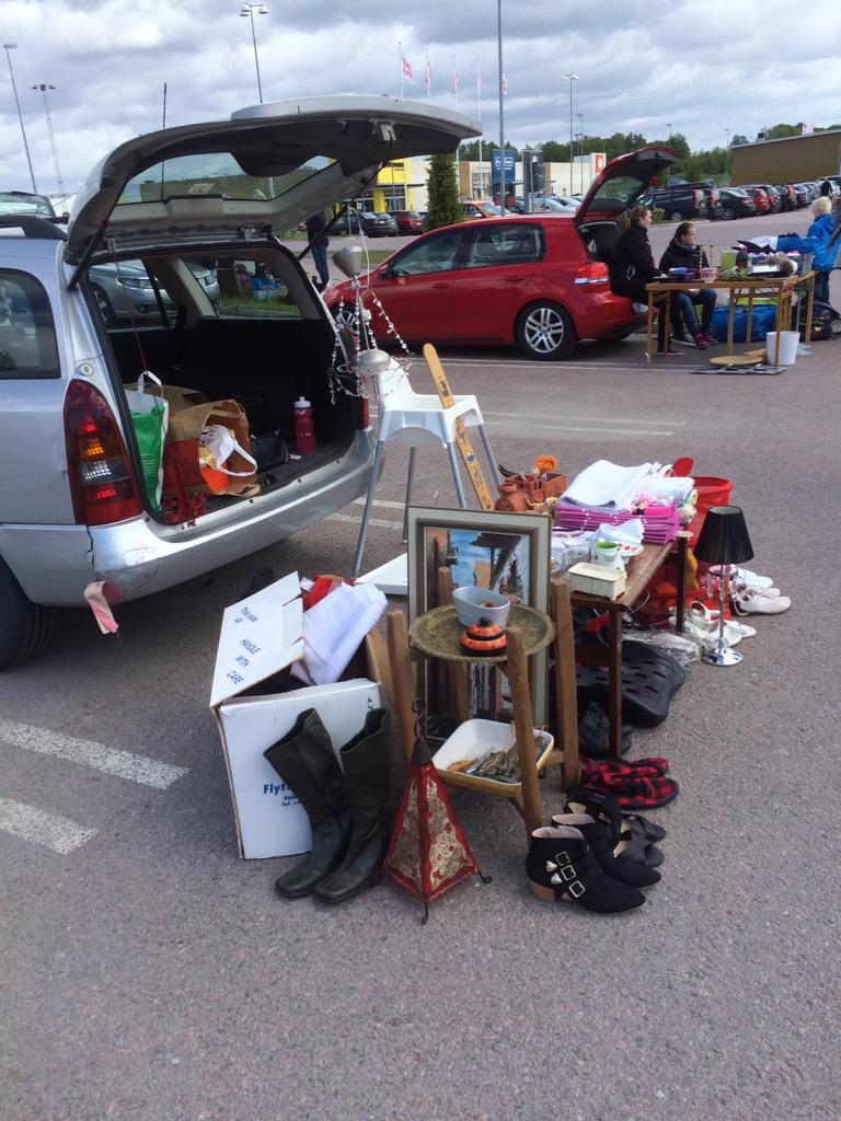 FagelnFenix's tweet photo. Nu har jag gått plus! #Eskilstuna #loppis #tunapark http://t.co/fTAWzIuhO9