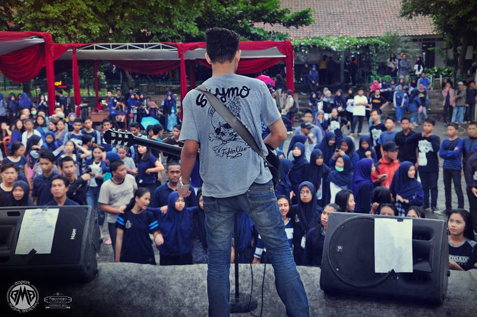 FREE SALE OFFICIAL tweet media