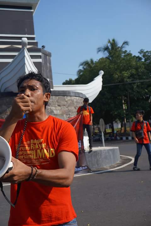 sikap LMND: tindakan premanisme polisi terhadap mahasiswa;Polisi janga lakukan sesuka Hati!!!. m.rmol.co/news.php?id=20…