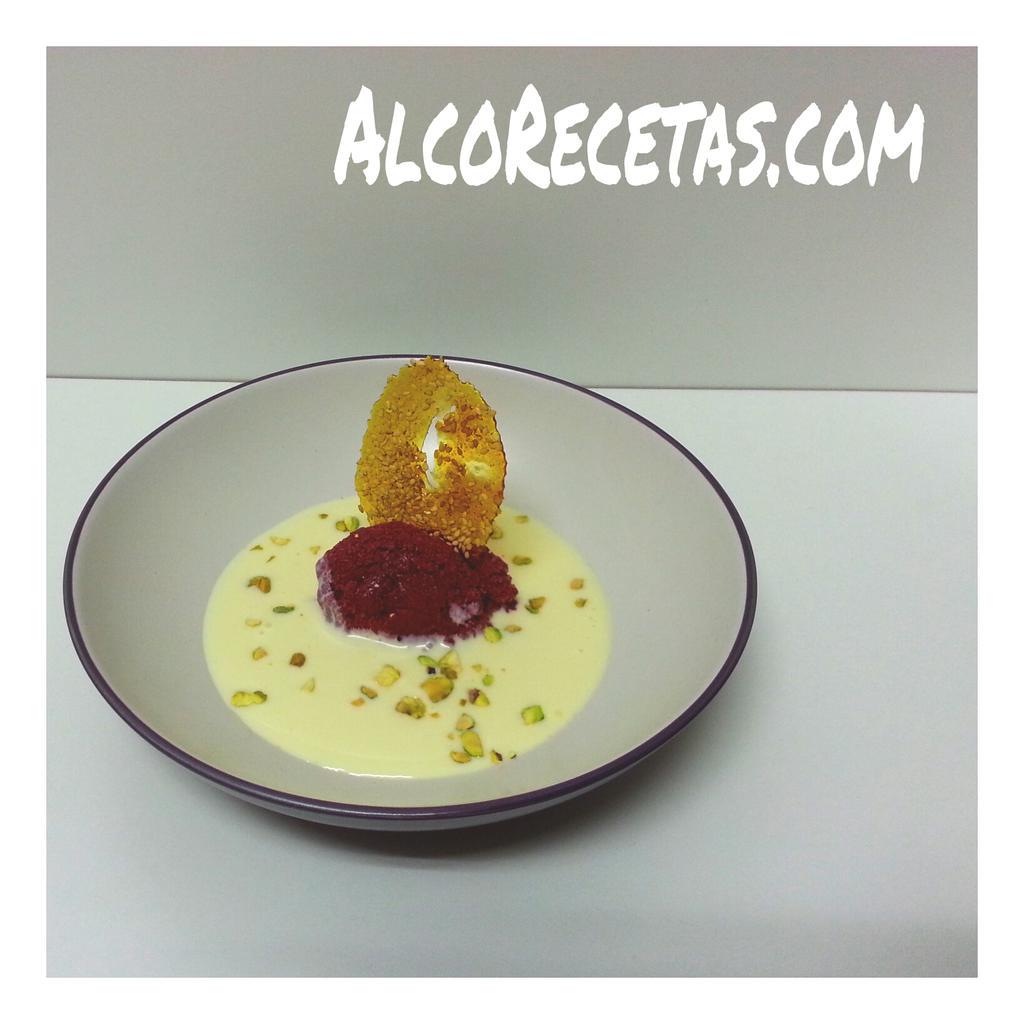 alcorecetas's tweet photo. Aquí os dejo mi propuesta de este mes de @cookingthechef . Un postre del gran @YAYODAPORTA .
 http://t.co/gWn8gp2DR7 http://t.co/ZEi9MZKzIs