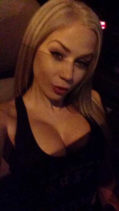 Late night cruise. Miss u guys 💋 #latenights http://t.co/87niKgWMAb<a href="/tag/latenights"class="tags">#latenights</a>