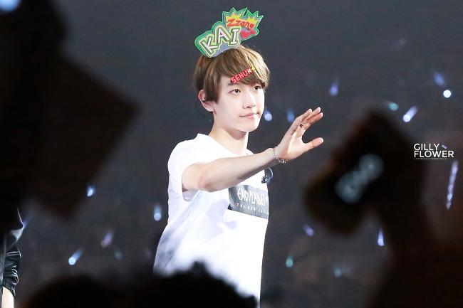 [HD] 150530 #BAEKHYUN #xiumin @ EXOluXion in Shanghai
(cr:GILLYFLOWER)

cfile21.uf.tistory.com/image/265B0A3E…
cfile21.uf.tistory.com/image/2674523E…