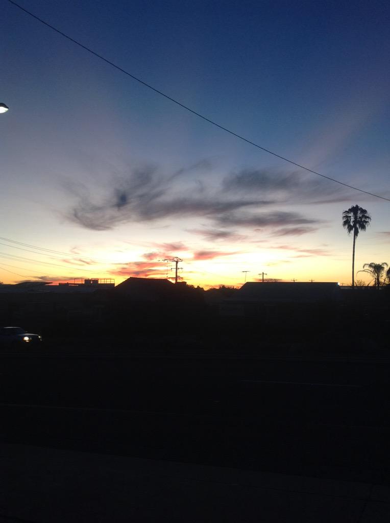 wapple15's tweet image. Big beautiful sky for my #beerview to finish the day in #Tamworth #DS15 #beeroclock