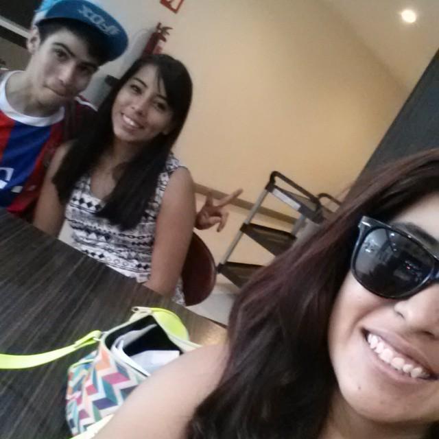 LauraMjrs's tweet photo. Ella de mal tercio :P 
#EnelCinepolis#Tomorroland http://t.co/wJgy4enIVl