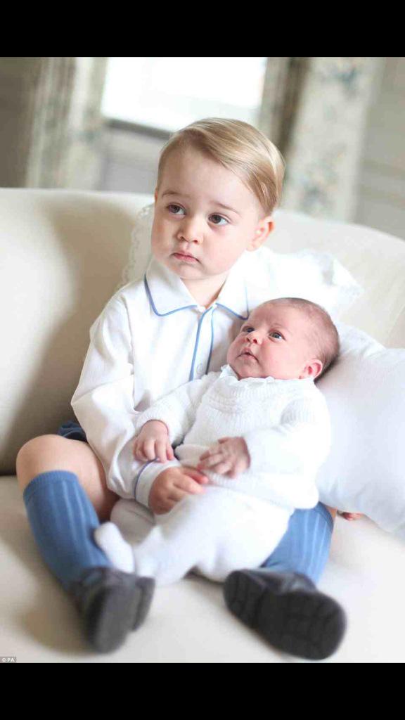 rejoindertidy77's tweet photo. @torimccroryX RT: "Prince George and princess Charlotte are the cutest kids ever 😍👶 http://t.co/xRYU2ZGZwn" http://t.co/0heJWnguUf
