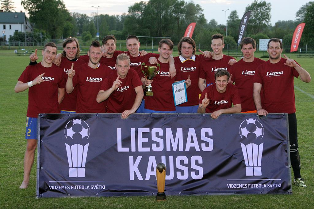 2015. gada <a href="/LiesmasKauss/">Liesmas Kauss</a> uzvarētāji FS Gauja futbolisti. Paldies visiem, kas piedalījās. Tiekamies arī nākamgad!