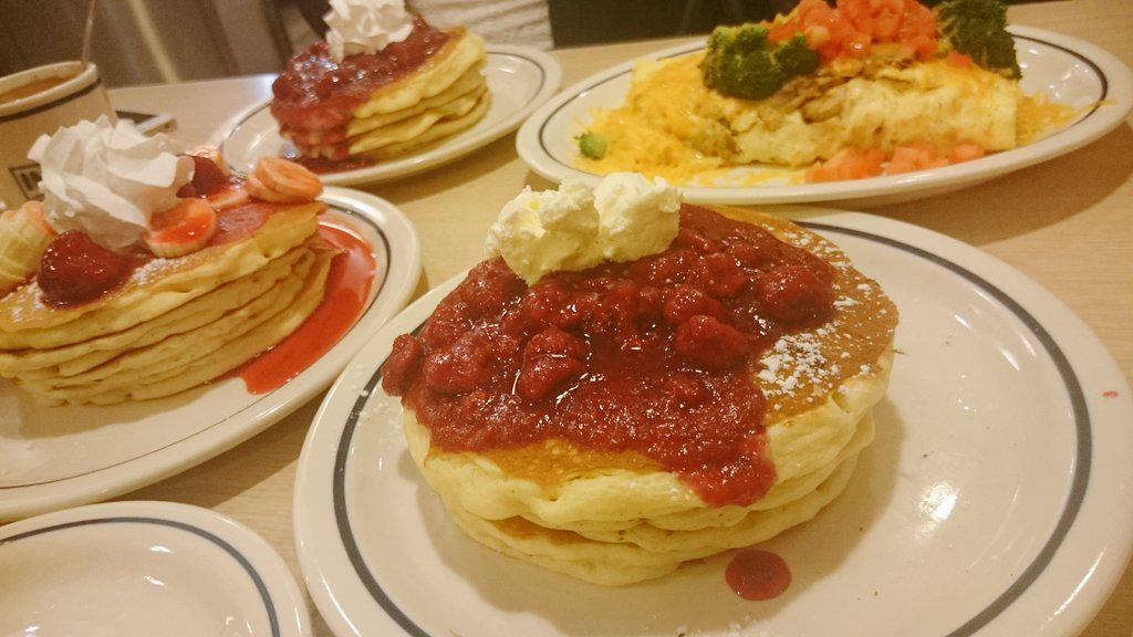 NisrinH's tweet photo. IHOP check http://t.co/yqbeuf6YXK