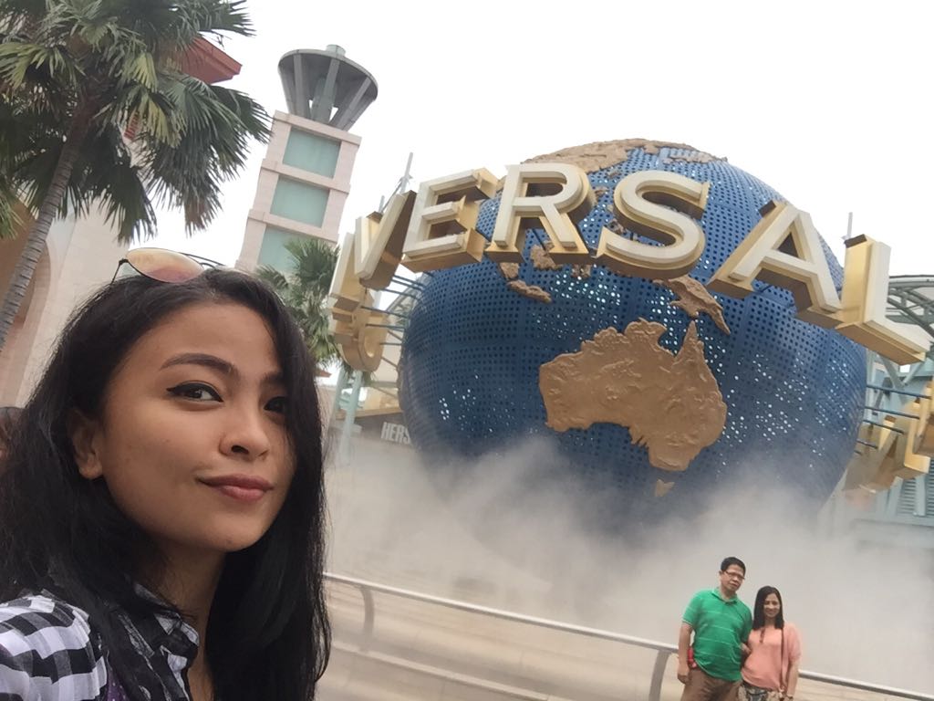<a href="/rwsentosaID/">ResortsWorldSentosa</a> #RWSentosa  <a href="/tantrikotak/">Tantrisyalindri</a>: Nemenin pemenang nih, tapi bolehlaahh selfie sejenak! #goldenticket "