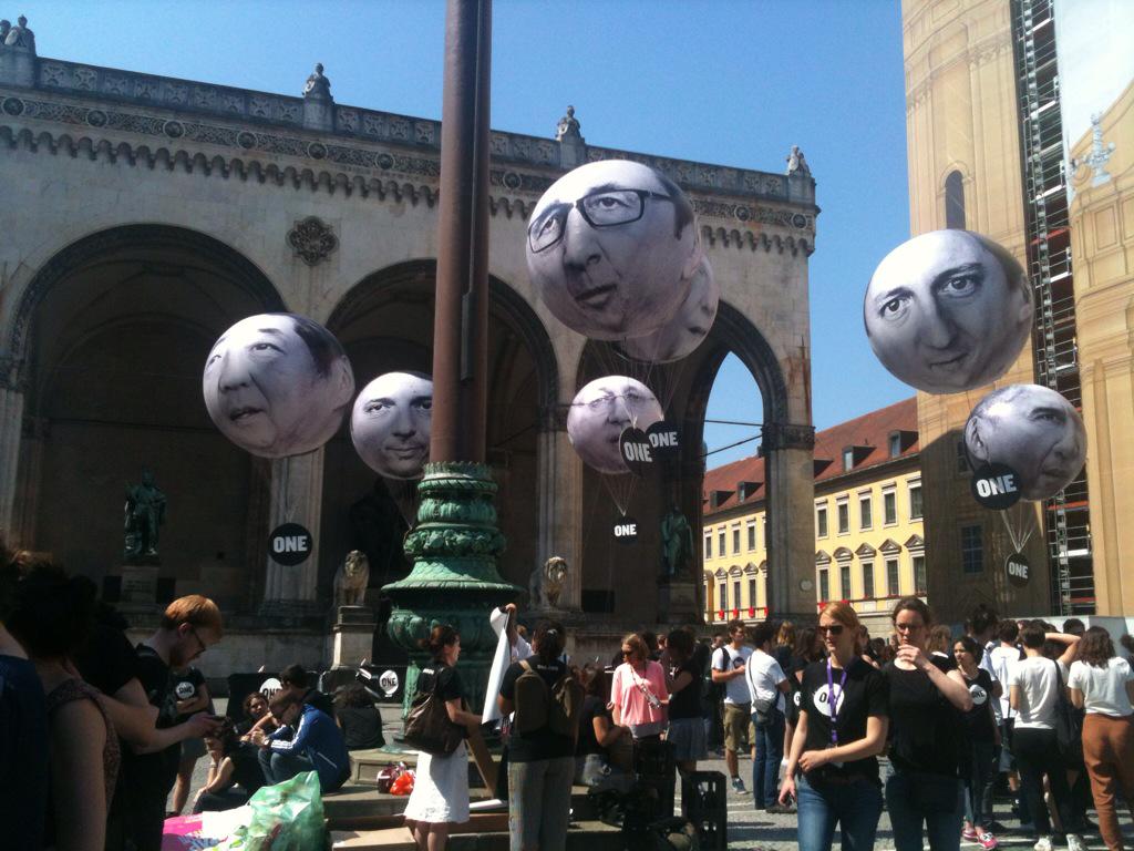 donata_azzini's tweet photo. @matteorenzi non abbiate la tesa tra le nuvole, agite ora per mettere fine alla povertà estrema #g7 #againstpoverty http://t.co/qTwEzRmhWx