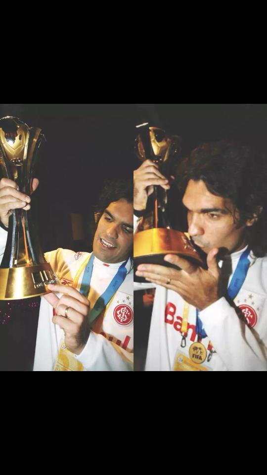 jpdeliberalli's tweet photo. Não bastava conquistar o mundo, ele foi e conquistou o céu!! 🔴⚪🏆😞🙏🏆🔴⚪ #F9EternoCapitao http://t.co/INK8X4ckky