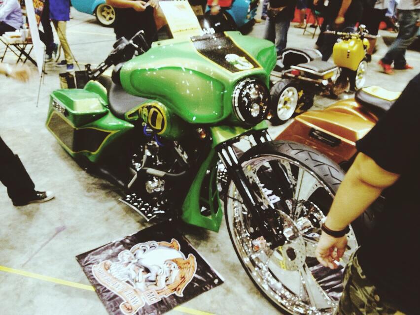 nawienrgrth's tweet image. Harley Davidson custom bike,bloody hell,sick💯 #AOS2015