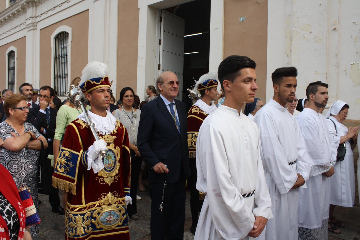 Hermosa mañana de Corpus en #Huelva. Renovando nuestras tradiciones.