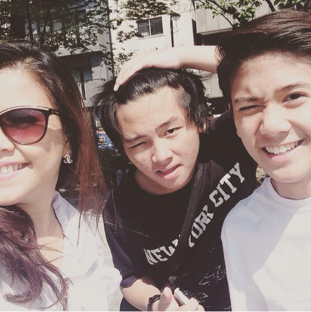roserosanti__'s tweet photo. "@NurtiasRahayu2: "@iqbaaleFCL_: Ya ampun... le...... bule http://t.co/prGwhgPtzP" ya ampunn"