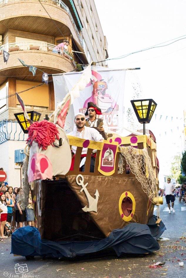 victortorrano87's tweet photo. Ya tenemos ganador "auto loco" de Archena, exitazo tremendo!! #burruchos #Corpus2015 #ArchenaEnFiestas #autoloco2015 http://t.co/X41YcJt0Mf