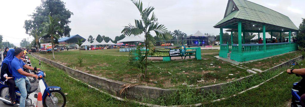 shahree_ayie's tweet photo. Malam ni pnyer penangan ptg ni dah penuhhh...jgan lupe mlam nii ... #KilauanEmas #Sijangkang #Batu7 #Mustar #MustarKE http://t.co/6o45W9p4tf