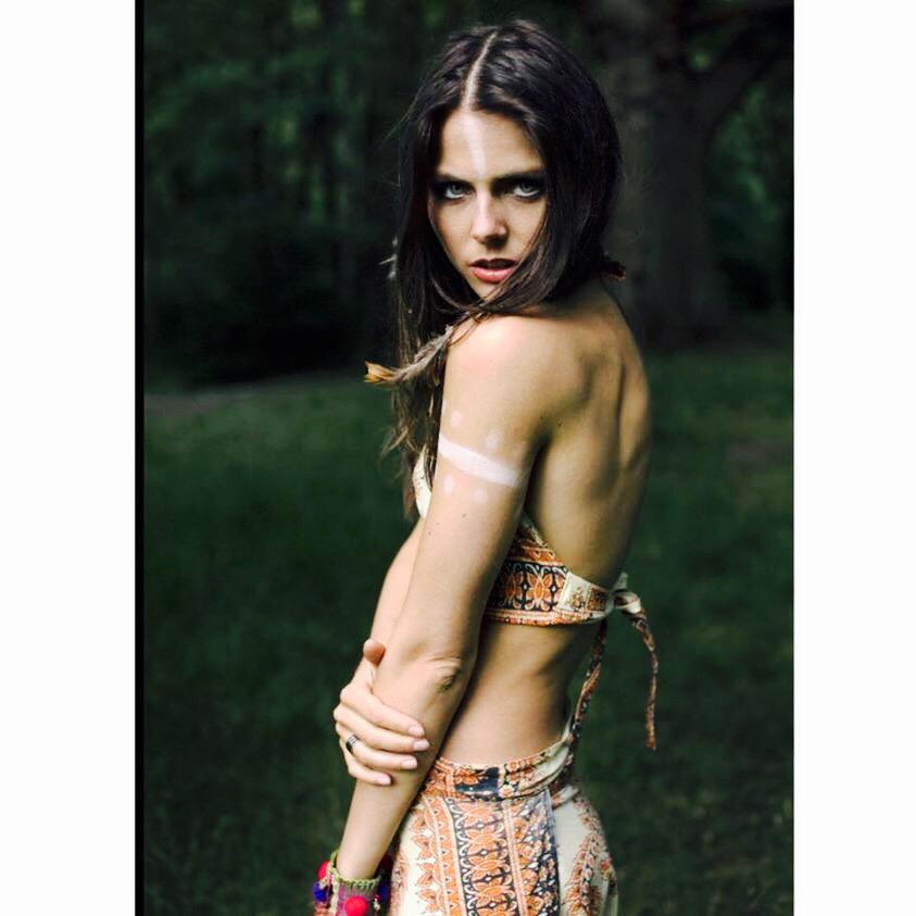FAHJuk's tweet photo. Wrapped in Natures #LOVE #glasto2015 @ELLISFAAS @DontFollow_Carl @LFlowerVintage @TIGIcreatives #festival #editorial http://t.co/RHATDC1MJN