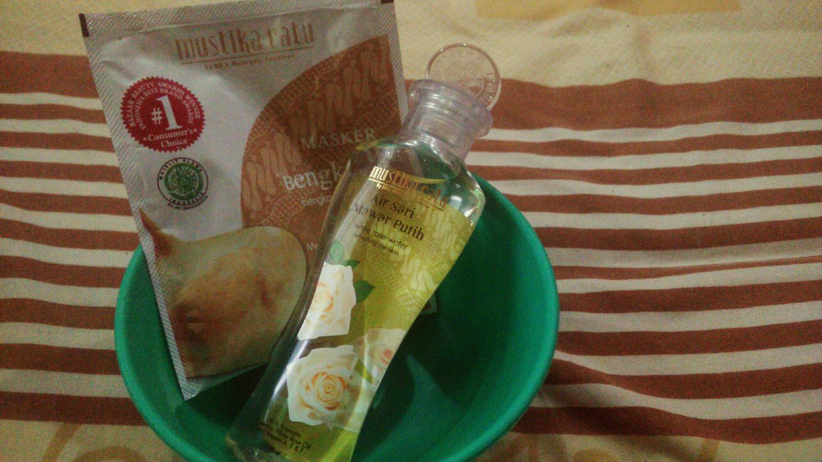 Review Mustika Ratu Air sari mawar putih + Review masker bengkoang mustika ratu kireiichanpages.wordpress.com/2015/06/07/rev…