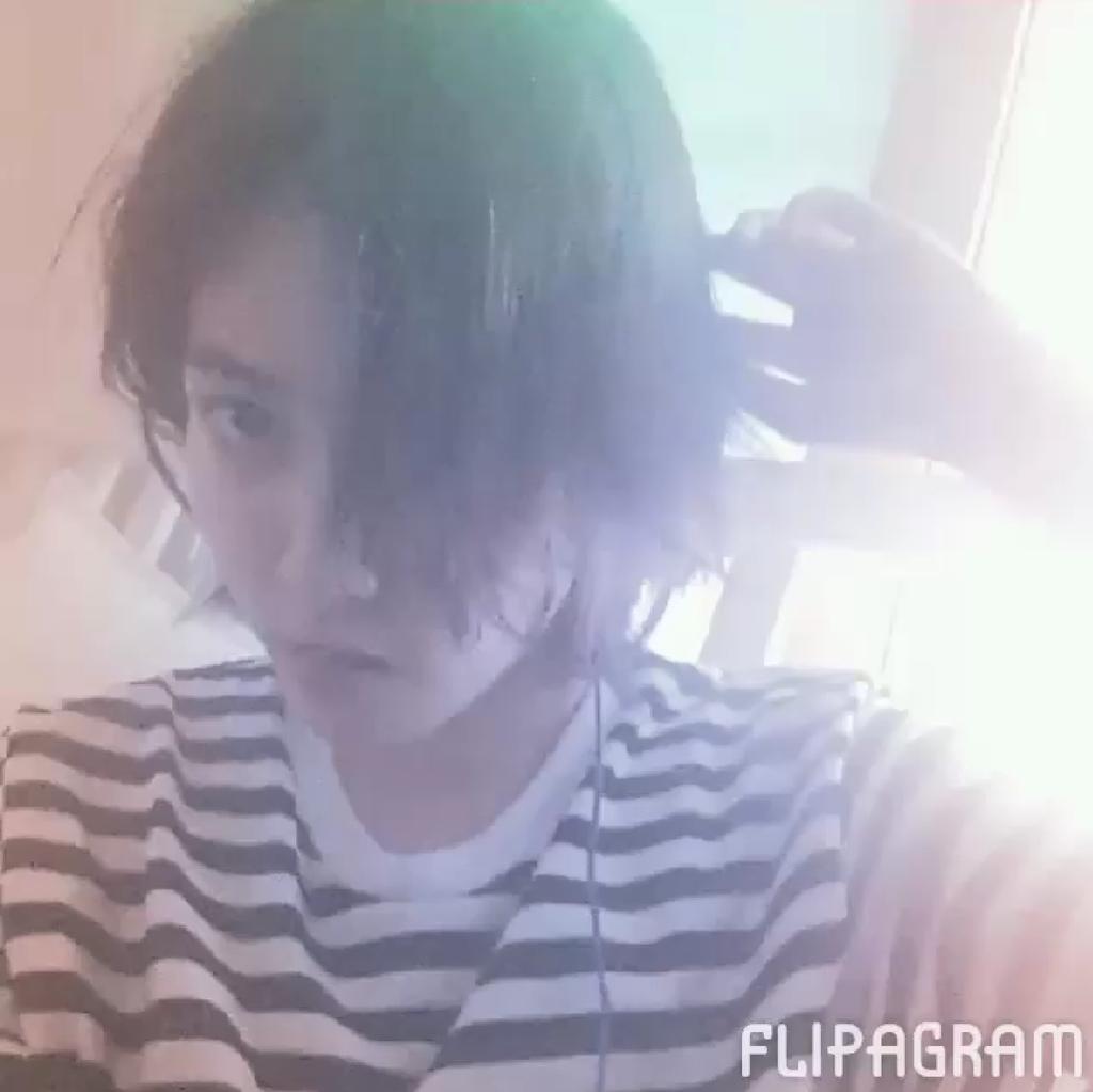 pyoey0512's tweet photo. 셀카 잘 찍네 ^^혼자 놀기 셀카?ㅋㅋ http://t.co/BNwtdbRua2