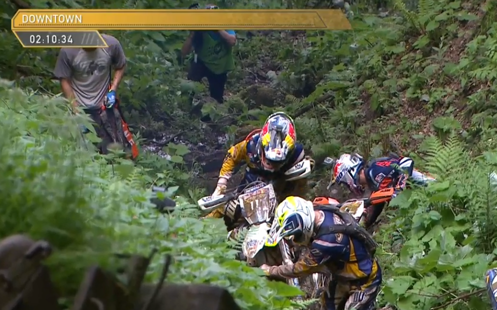 If you go down to the woods today... <a href="/JonnyWalker_22/">Jonny Walker</a> <a href="/GrahamJarvis1/">Graham Jarvis</a> <a href="/alfredogomez89/">Alfredo Gómez</a> struggle together #ErzbergRodeo