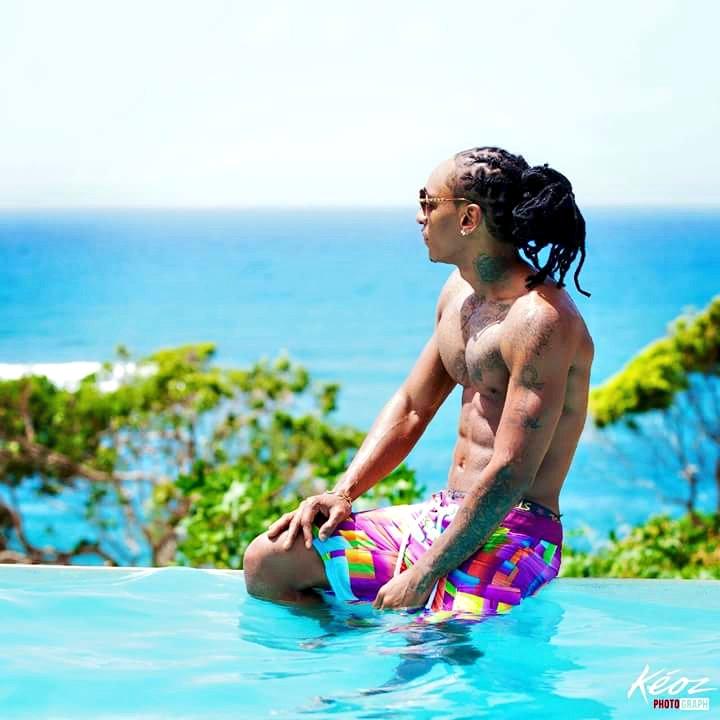 mxllesysy's tweet photo. @SAIKofficiel J-3 on garde la pêche en attendant la sortie de Chayé'y bon dimanche!!!!! Tic-tac!!!!! http://t.co/UkobmIJuW3