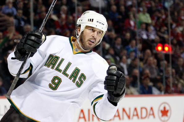 Born on this day in 1970 is former Dallas Stars captain & hockey hall of famer Mike Modano. Happy Birthday Mike! 