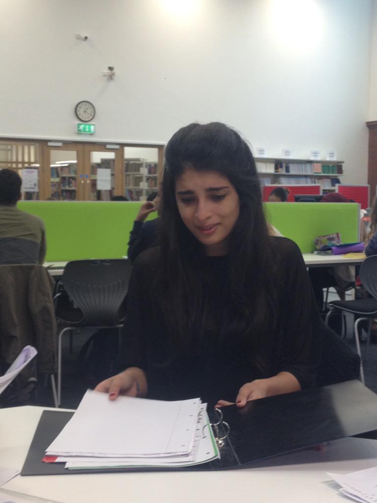 maddy_hodges's tweet photo. When you're reading through your notes for an exam tomorrow and realize you know fuck all http://t.co/xlVLCRmvLP