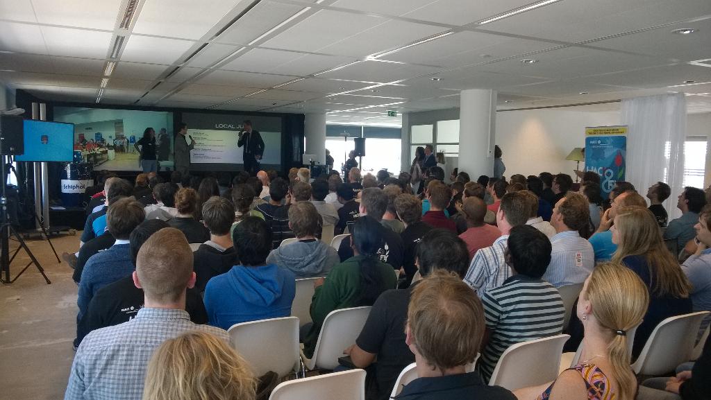 mawa17's tweet image. Getting more and more exciting about the results of the #hackandfly hackathon... Jury introduction right now