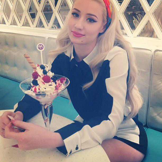 25 years ago born Amethyst, better known as Iggy Azalea. Happy Birthday Iggy Azalea!!! All the best to you, we you! 