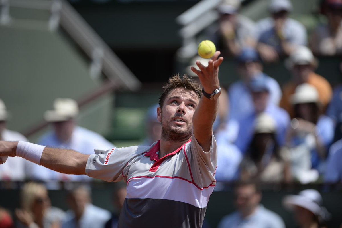 rolandgarros's tweet photo. High level of play from both #Wawrinka &amp; #Djokovic. All holds thus far, who will strike first? #RG15 http://t.co/4GBmV8Qnpf