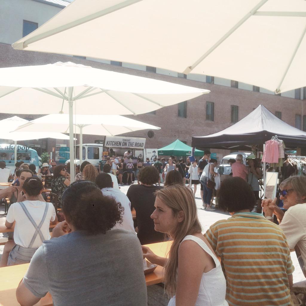 lostfoundmarkt's tweet photo. Ven a comer a #lostfoundmad Estamos en @CondeDuqueMAD con la mejor oferta gastronómica de 12 foodtrucks http://t.co/J4FOusLFH0
