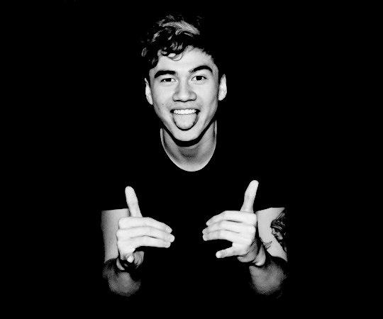 takeitmutual's tweet image. Petition for Calum Hood to follow me and everyone who rts this!!!
#MTVAwardsStar 5 Seconds of Summer