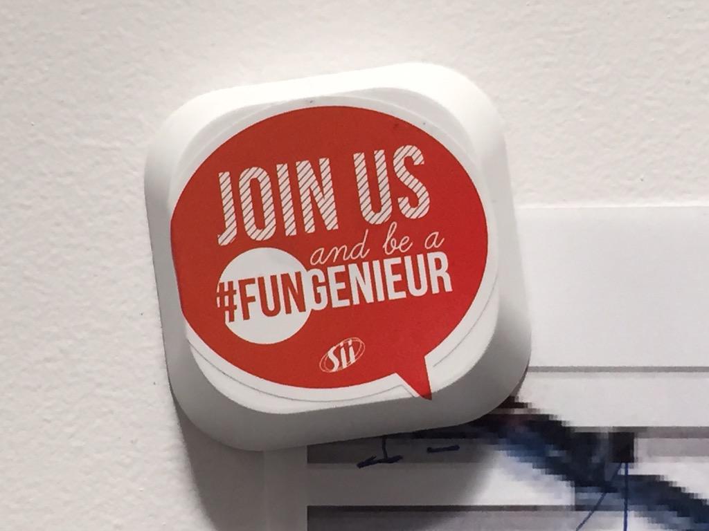 mnemoniq007's tweet image. #hackandfly : Les #iBeacons #fungenieur partout dans la salle. Merci @SII_IDF @GroupeSII