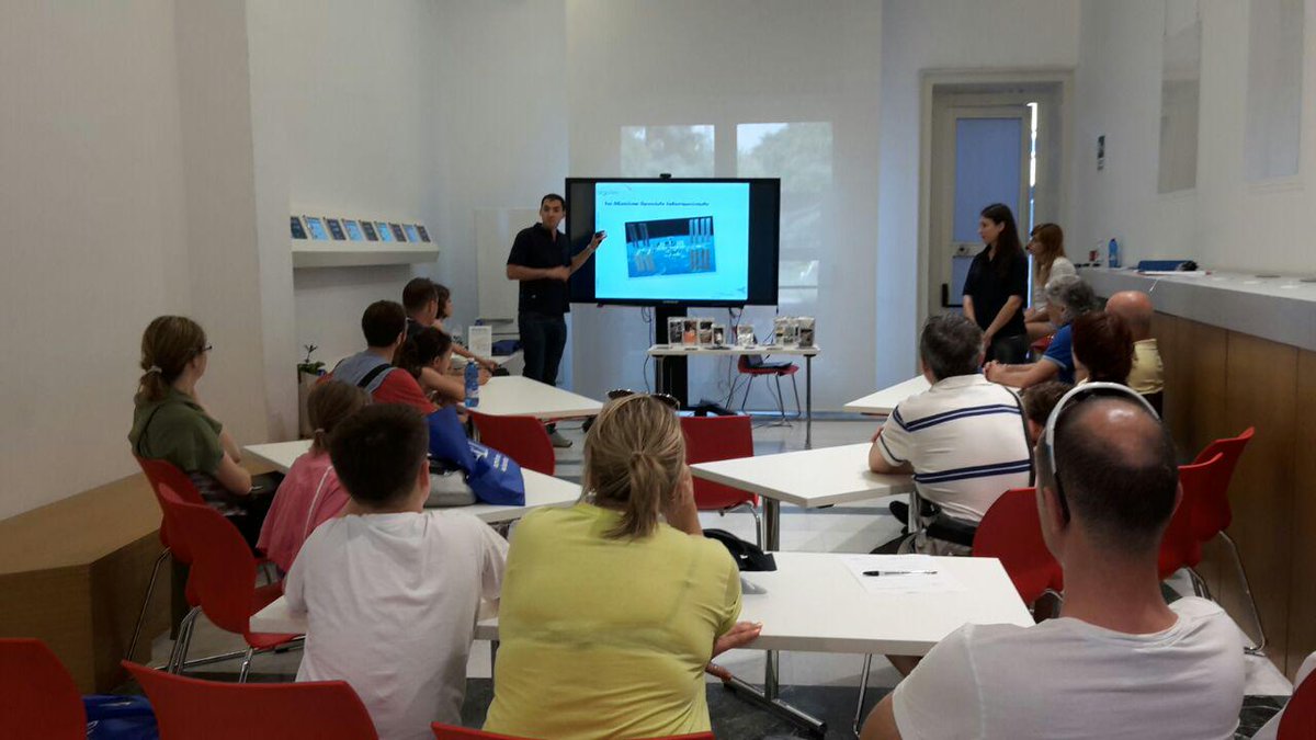 it_readytolunch's tweet photo. #MilanoFW15 Il #workshop di @argotec_it #ReadyToLunch sullo Space #Food per Terrestri /cc @MarcoBianchiOff http://t.co/xZzGY2Kl4f