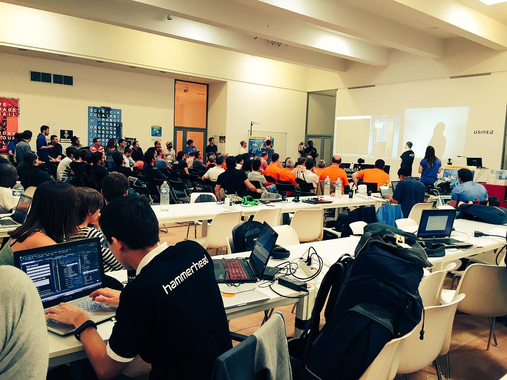 johannemamet's tweet image. #hackandfly teams pitching #Hackathon @BeMyAppFR @usineIO