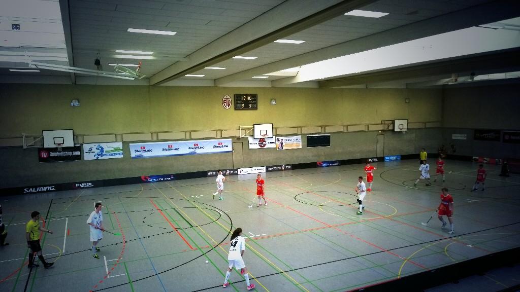 Sehr gutes Finale der U17-GF DM. Das Ganze von der Tribüne zu gucken ist trotzdem bitter... #FloorballDM