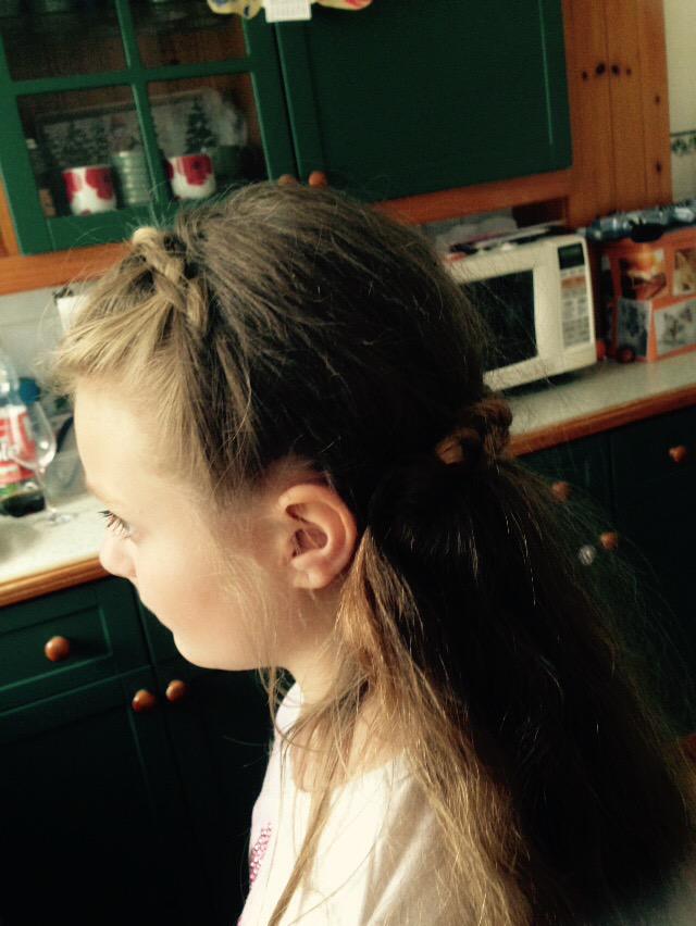 bryan_rebekah's tweet photo. Some more hairstyles I have been trying http://t.co/VpG0A9Eydh