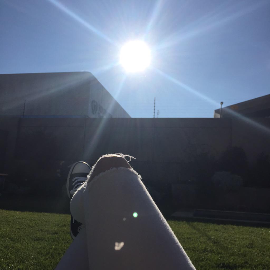 SabryCHILE's tweet photo. Día de sol espectacular en Santiago!! Escuchando a @CaeRocklover #domingoideal http://t.co/9eIuJppdfw