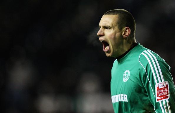 Happy Birthday to former    & goalkeeper Stephen Bywater! 