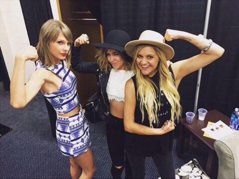 TSwiftLA's tweet photo. Taylor backstage with @RachelPlatten and @KelseaBallerini! #1989TourPittsburgh http://t.co/kbb1ATxm14