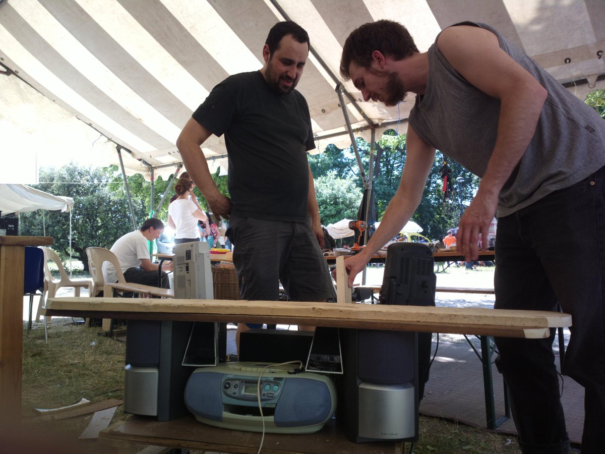 Un bisou entre robots <a href="/ThymioII/">Thymio</a> ?  <a href="/obc33/">obc33</a>