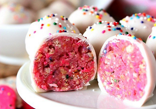 BuzzFeedFood's tweet photo. 17 insanely delicious ways to eat animal crackers http://t.co/YMlbPihCl6 http://t.co/Xf1Y0xMidO