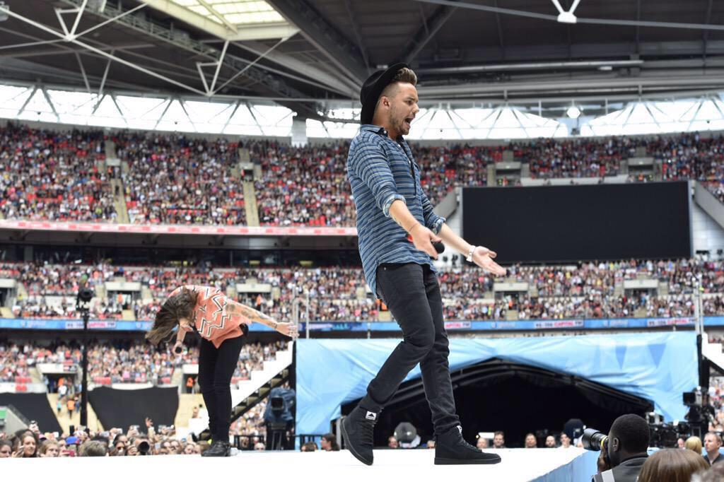 baconnouis's tweet photo. CAN WE APPRECIATE HOW HOT LIAM PAYNE IS PLEASE
and also vote
#1DForMMVA #1DatCapitalSTB http://t.co/anRRXN1wDD