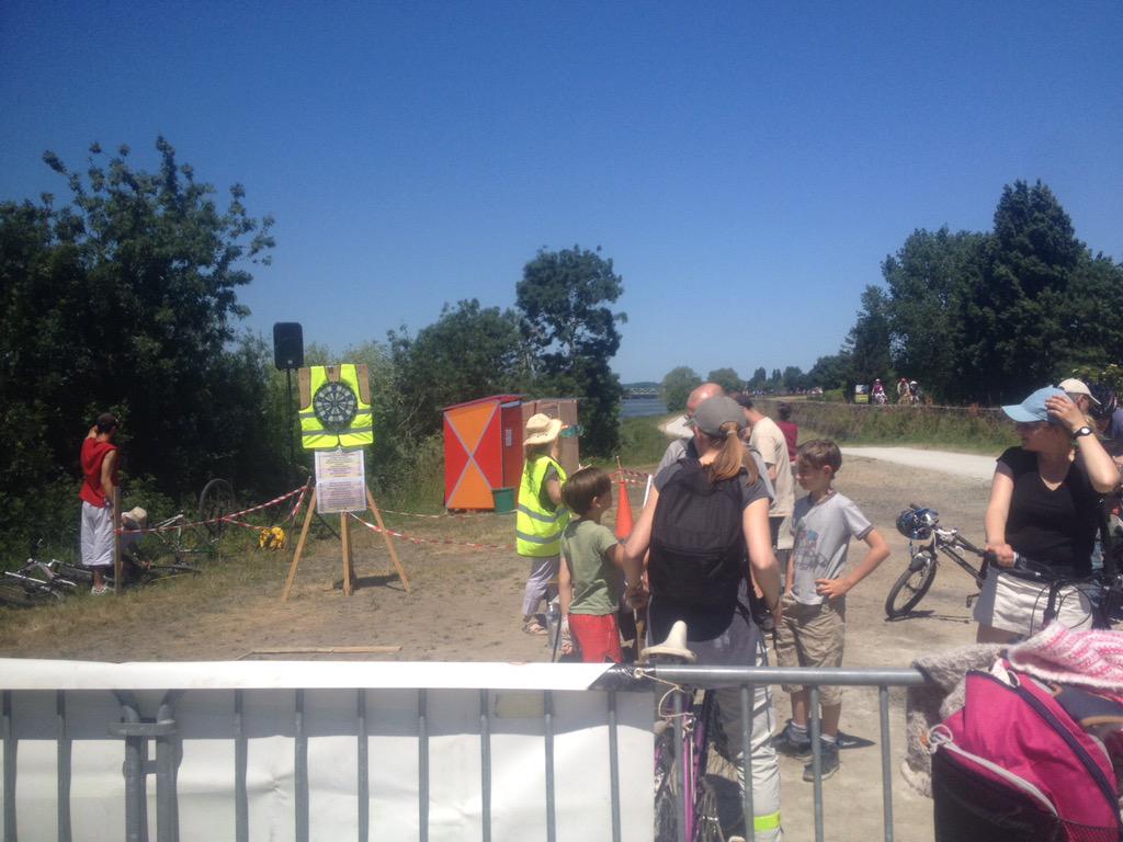 PAVelo_Nantes's tweet photo. 12000 participants pour la #FêteVéloNantes Beau prolongement familial de la @VeloParade ! http://t.co/jhM2g9ny2X