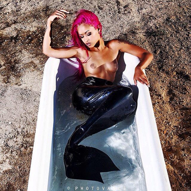 Mermaid mu-fucka. Photography: @photovance | Latex tail: @Blacklickorish http://t.co/YJAWYNIMKN<a class="tags" target="_blank" title="On Twitter" href="/?out=eyJ0eXAiOiJKV1QiLCJhbGciOiJIUzUxMiJ9.eyJpYXQiOjE3MjExNTIyNzAsImlzcyI6InR3cG9ybnN0YXJzLmNvbSIsIm5iZiI6MTcyMTE1MjI3MCwiZXhwIjoxNzUyNjg4MjcwLCJyZWRpcmVjdF91cmwiOiJodHRwczovL3R3aXR0ZXIuY29tL3Bob3RvdmFuY2UifQ.yBUpPZTNVHcnFGsN6IMAYPbUwZiUd8imQ0eqCLERNKa6qtcbfQykLz4Lz3fdUkSLAq4EEzwO_eh3T5Ilmkl5Rw">@photovance</a><a href="/tag/yesmistress"class="tags"><span>#yesmistress</span></a>