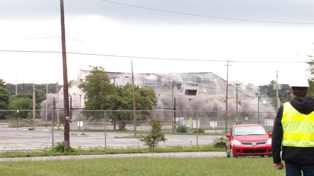 HbgCaptain's tweet photo. Couple more photos from #hbg #hbgfire #controlleddemo this morning.... Well executed by the boss of demo. http://t.co/jBd9CNEVm7