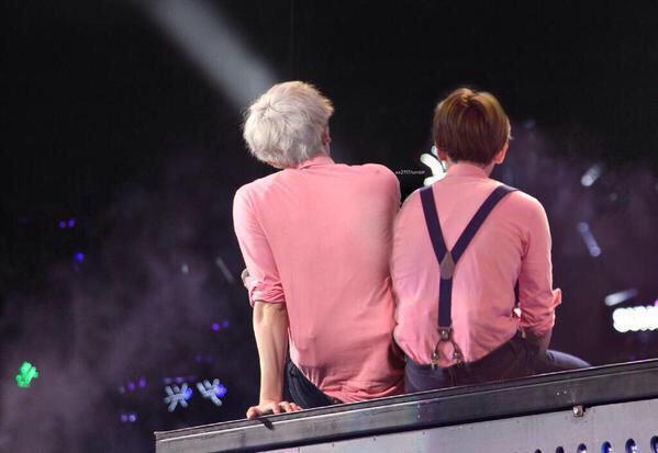 dididiayep's tweet photo. ฟิคสั้น : ได้กัน จบ http://t.co/K2IcJNEJ6s